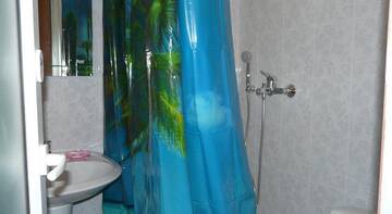 Фото номера Стандартный двухместный номер с 2 отдельными кроватями Гостиница Аннушка г. Лазаревское 5