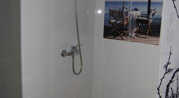 Фото номера Стандартный двухместный номер с 1 кроватью Гостиница Guest House Eva г. Лазаревское 3