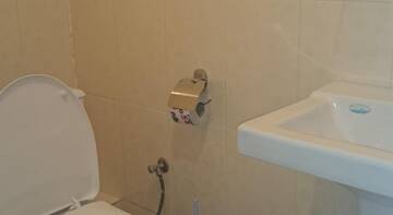 Фото номера Двухместный номер с 2 отдельными кроватями Гостиница U Kota Guest House г. Лазаревское 6