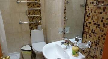 Фото номера Семейный номер с душем Гостиница Guest house Rodnik г. Лазаревское 3