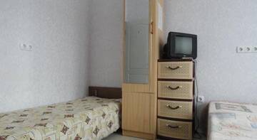Фото номера Трехместный номер Гостиница Афродита г. Лазаревское 4