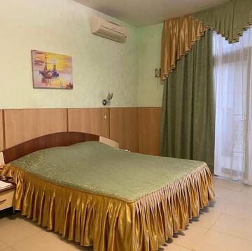 Фото номера Апартаменты-студия Гостиница Holiday г. Лазаревское 4