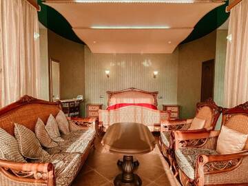 Фото номера Полулюкс с видом на бассейн Гостиница Holiday г. Лазаревское 11