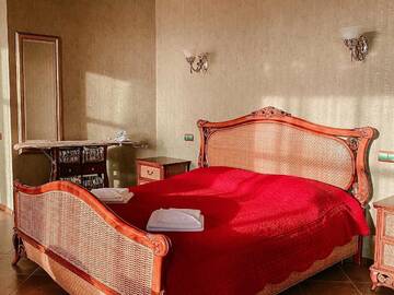 Фото номера Полулюкс с видом на бассейн Гостиница Holiday г. Лазаревское 9