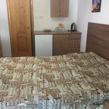 Фото номера 3-местная комната стандарт Гостиница Гостевой Домик Иван да Марья г. Лазаревское 7