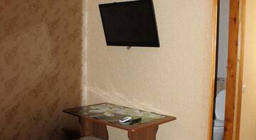 Фото номера Стандартный трехместный номер Гостиница Guest house Diana г. Лазаревское 4