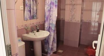 Фото номера Улучшенный трехместный номер Гостиница Guest house Kristina г. Лазаревское 14