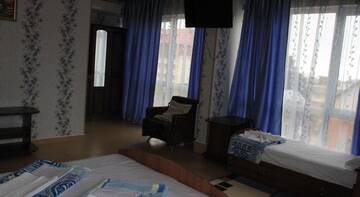 Фото номера Улучшенный трехместный номер Гостиница Guest house Kristina г. Лазаревское 20