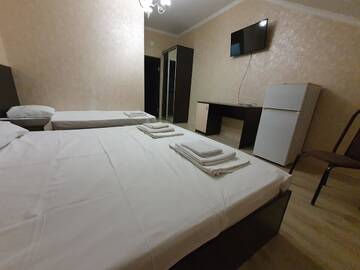 Фото номера Классический трехместный номер Гостиница Guest House Elif г. Лазаревское 6