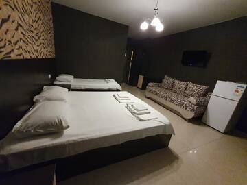Фото номера Семейный номер с балконом Гостиница Guest House Elif г. Лазаревское 3
