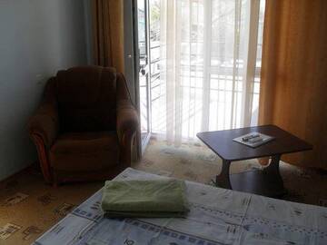 Фото номера  Трехместный номер с балконом Гостиница Guest House Illarion г. Лазаревское 3