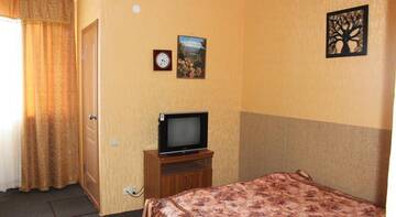 Фото номера Трехместный номер с видом на море Гостиница Guest house Andjelika г. Лазаревское 6