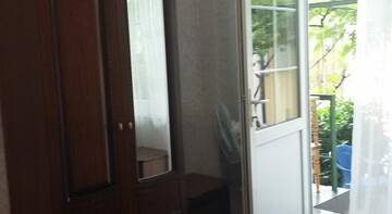 Фото номера Бюджетный трехместный номер Гостиница Gorka г. Лазаревское 3