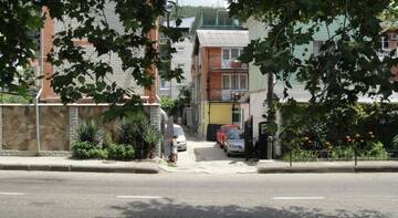 Фото номера Трехместный номер Гостевой дом Guesthouse Robin г. Лазаревское 7